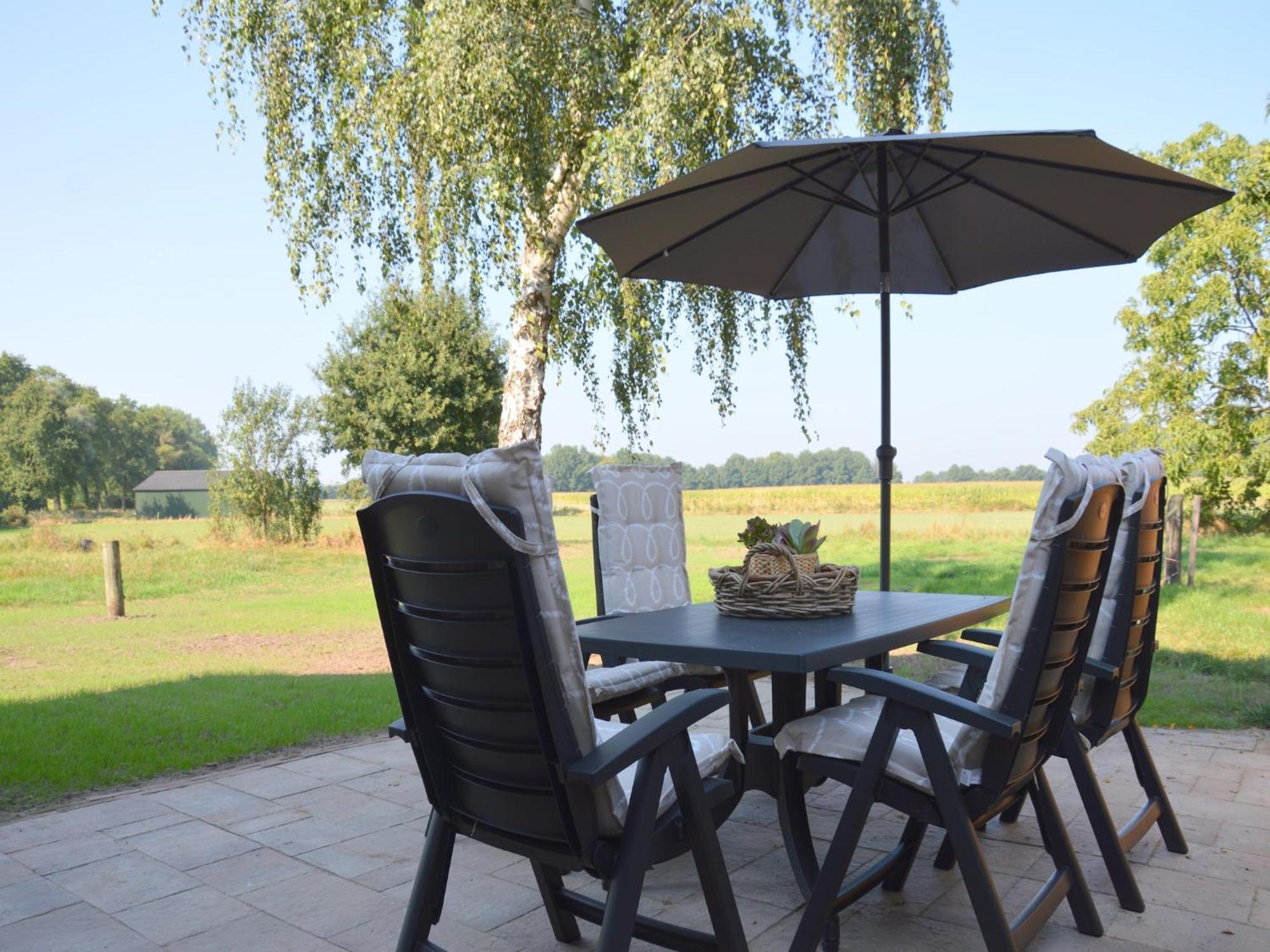 Quaint Farmhouse In Geesteren With Meadow View Bagian luar foto